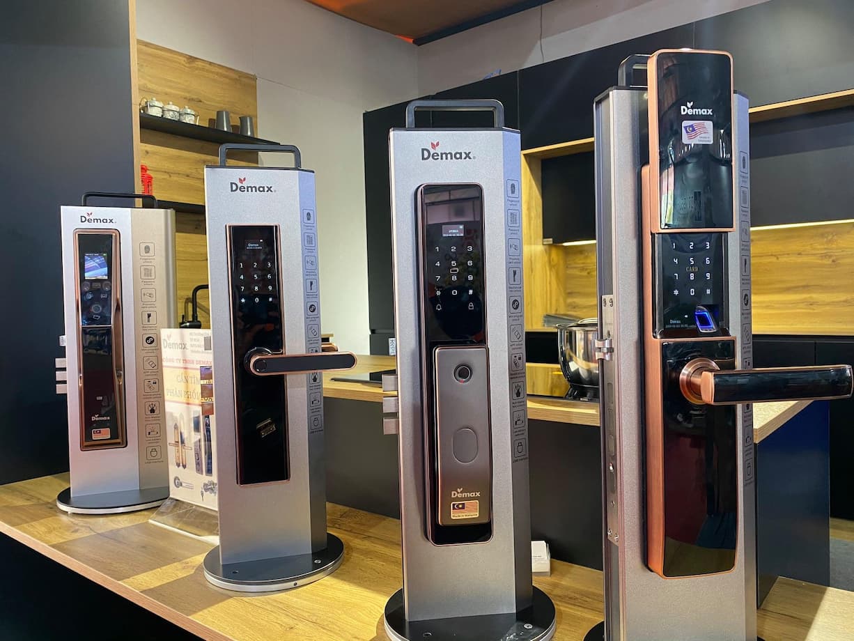 Khoá cửa thông minh