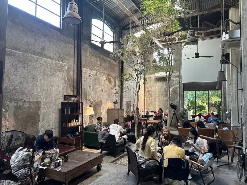 Phong cách thiết kế cafe xây thô